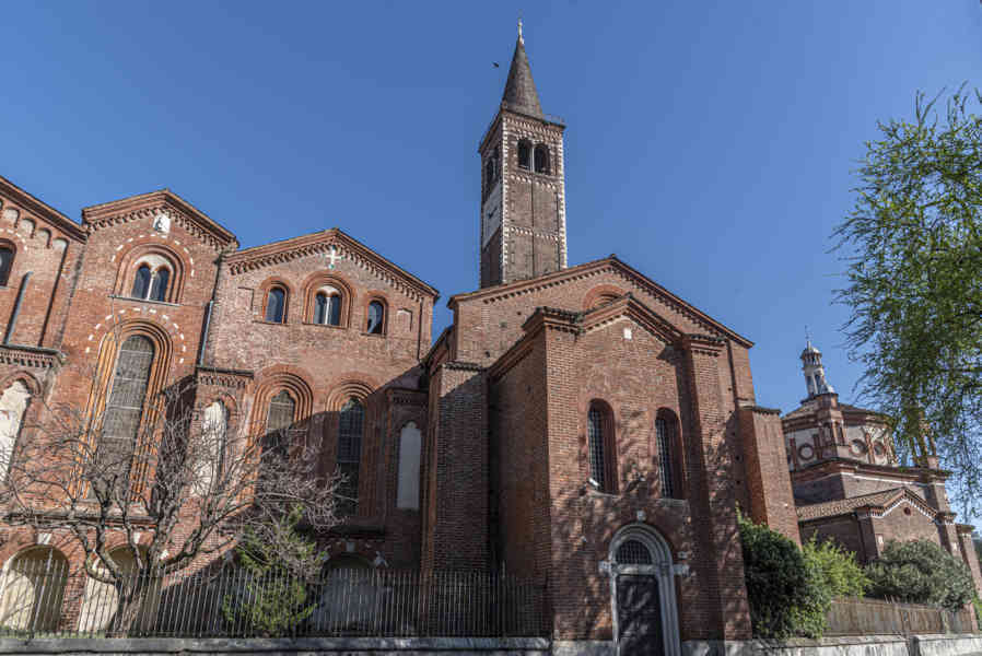 Italia - Milán 139 - basílica de San Eustorgio.jpg